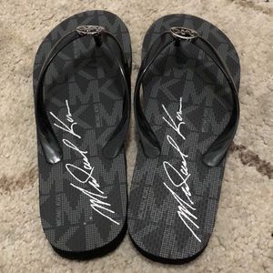 MK flip flops